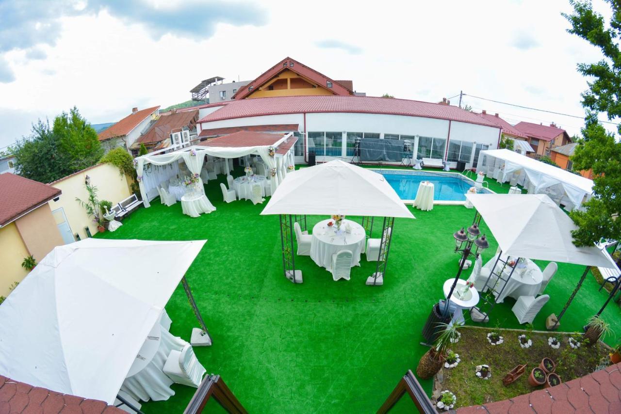Pensiune Valentina Hotel Ramnicu Valcea Exterior photo