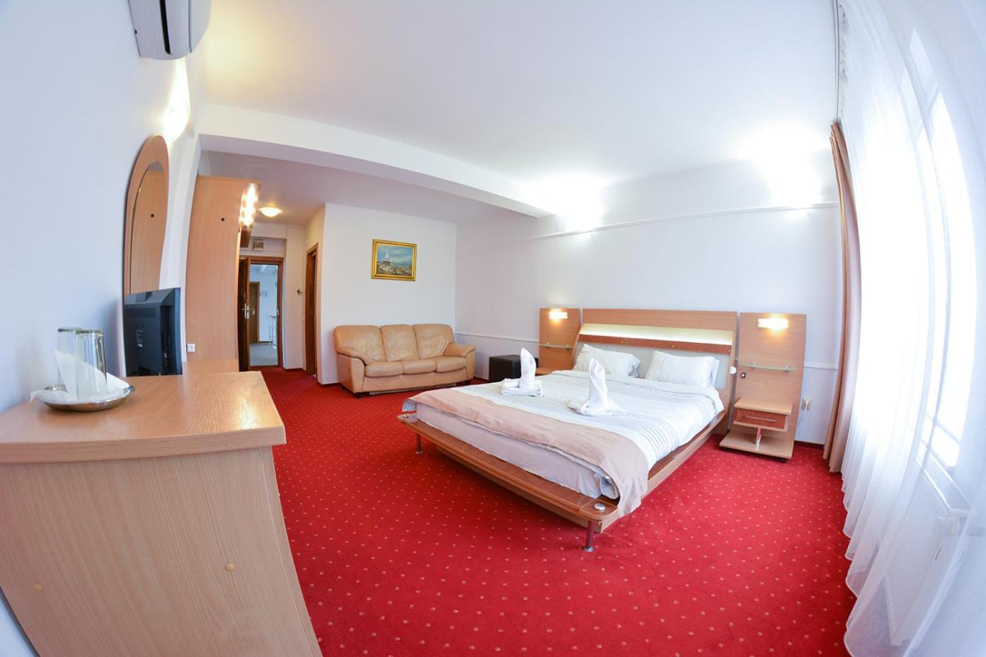 Pensiune Valentina Hotel Ramnicu Valcea Exterior photo