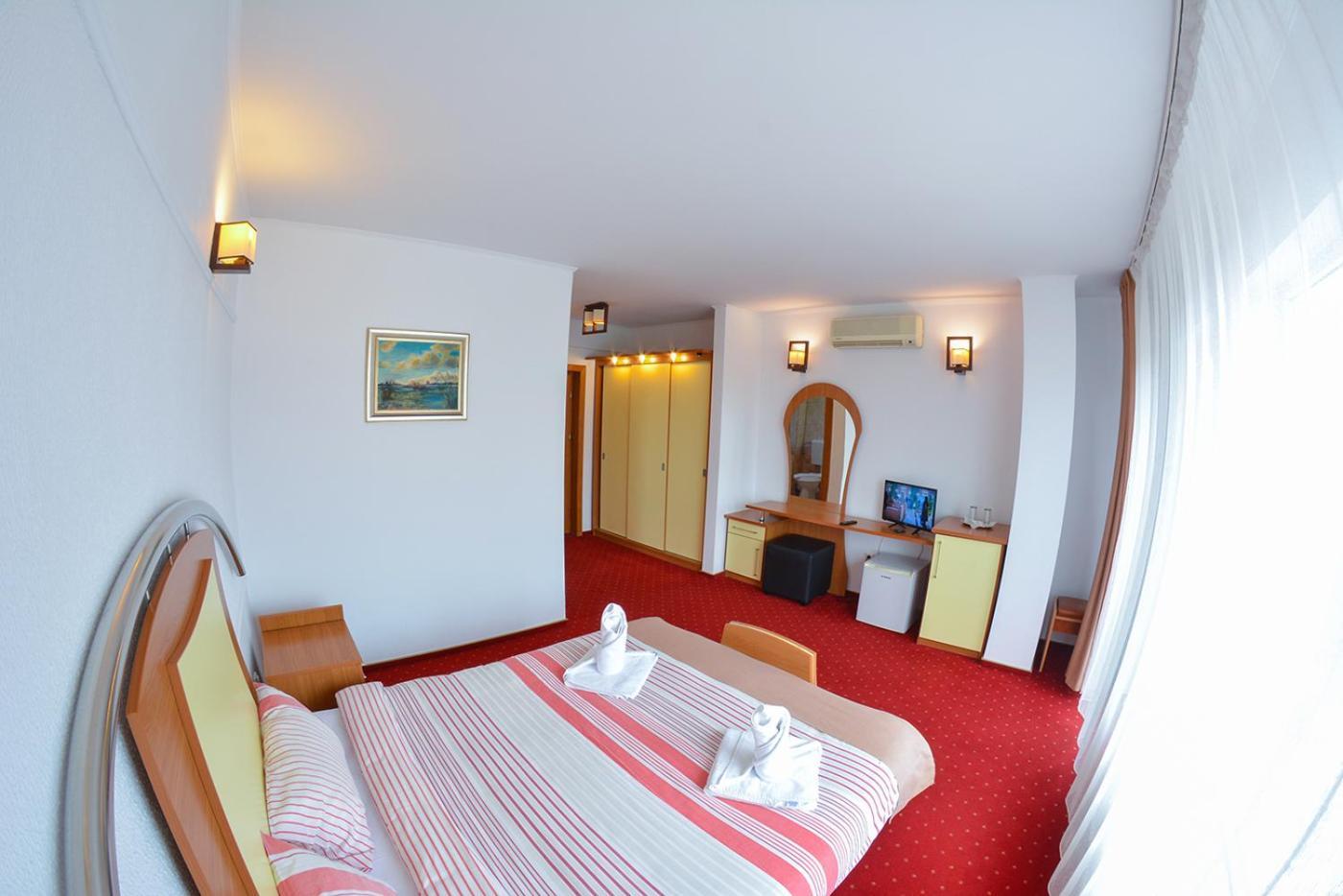 Pensiune Valentina Hotel Ramnicu Valcea Exterior photo