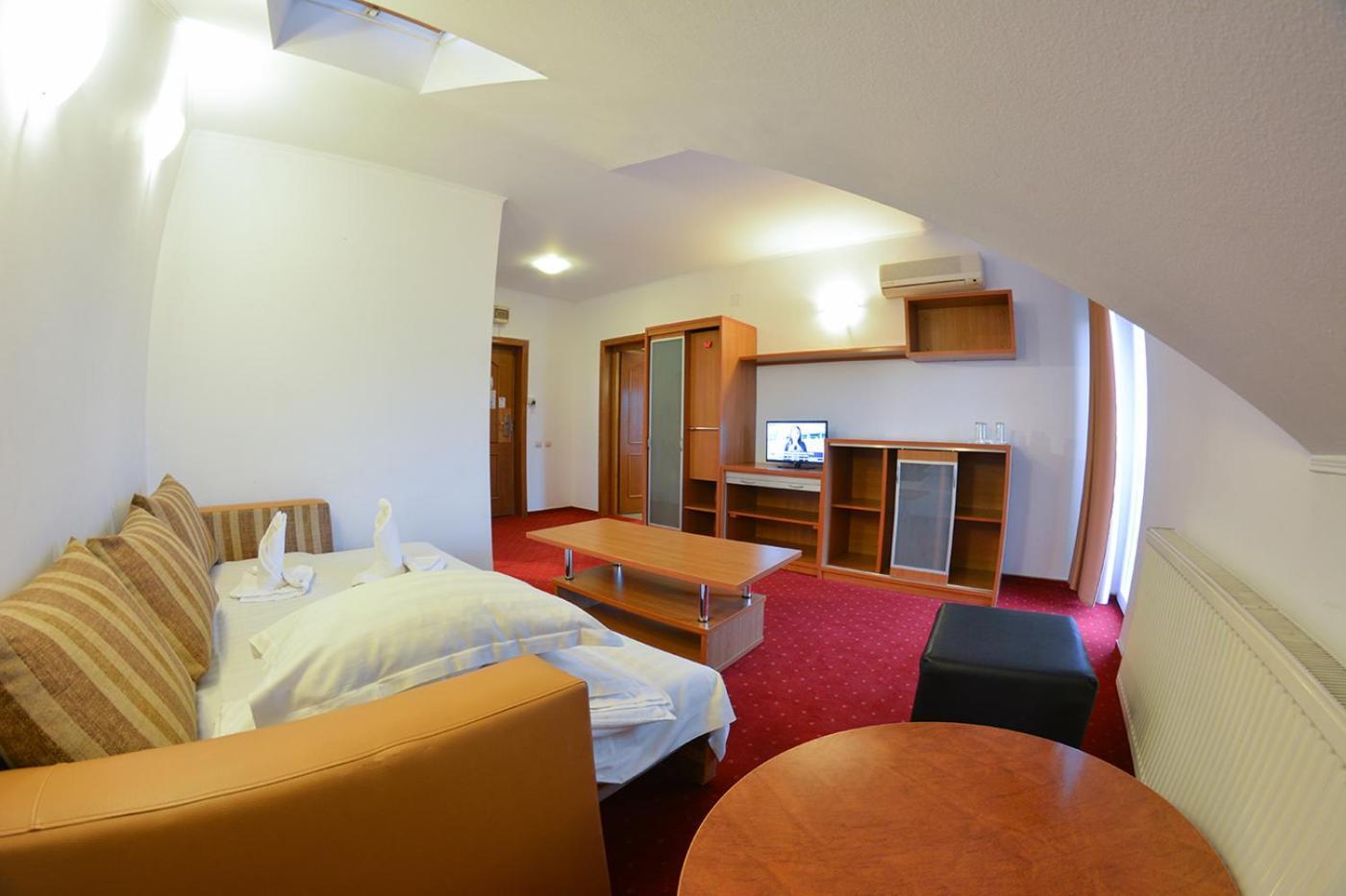 Pensiune Valentina Hotel Ramnicu Valcea Exterior photo