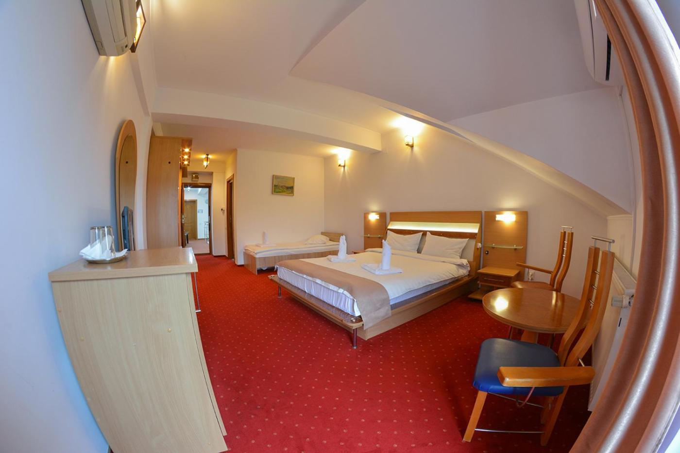 Pensiune Valentina Hotel Ramnicu Valcea Exterior photo