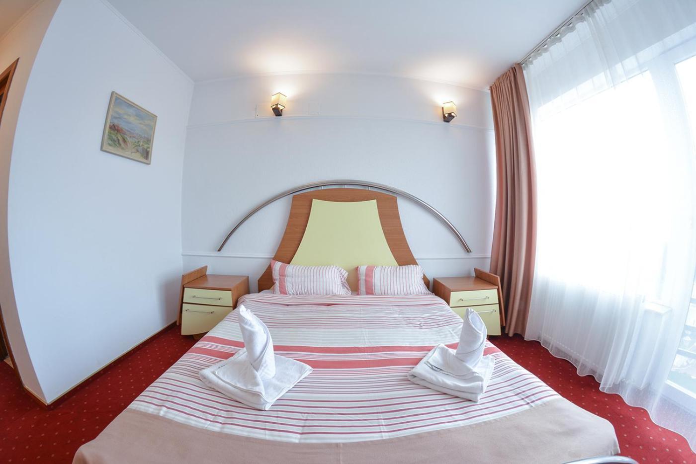 Pensiune Valentina Hotel Ramnicu Valcea Exterior photo