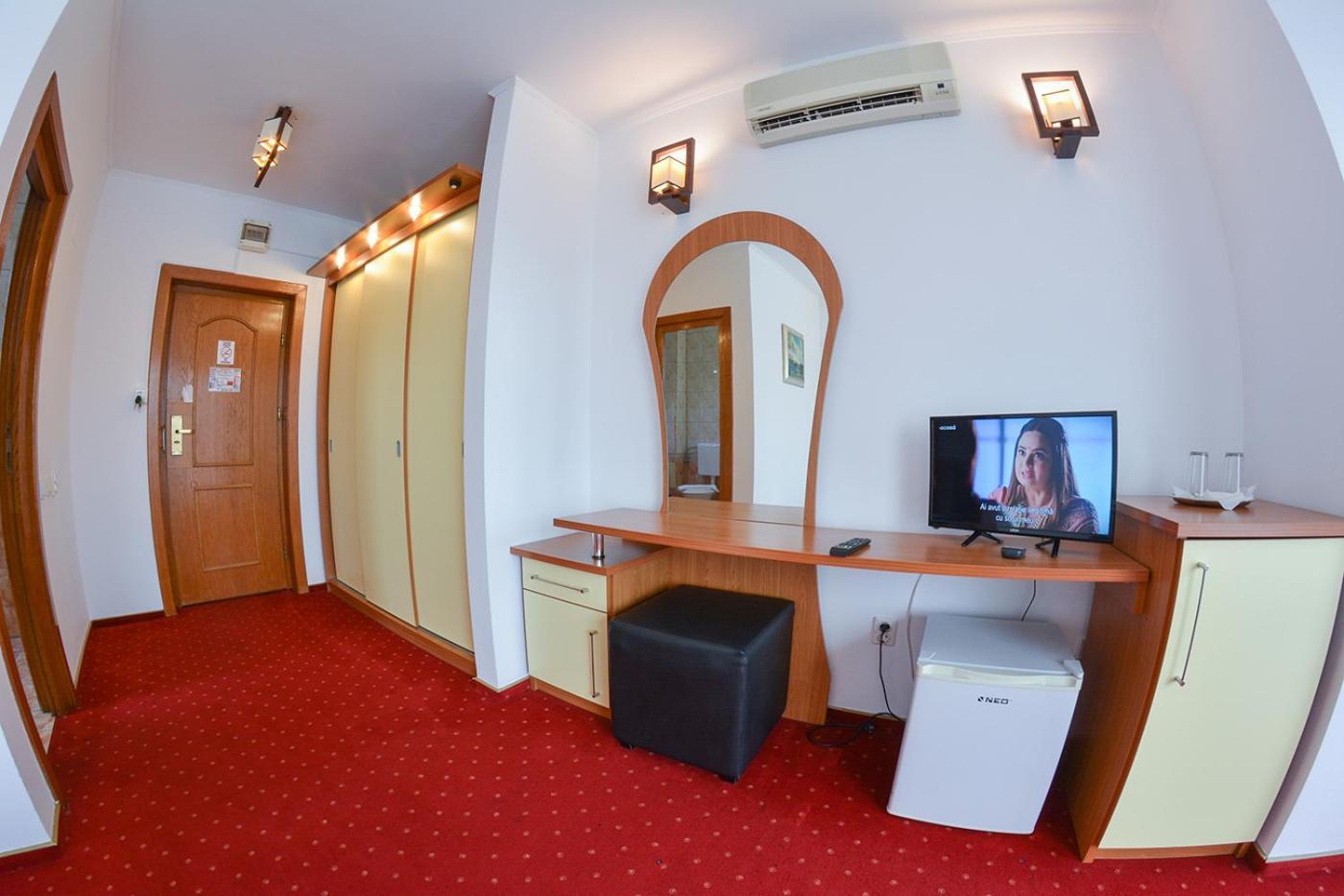 Pensiune Valentina Hotel Ramnicu Valcea Exterior photo