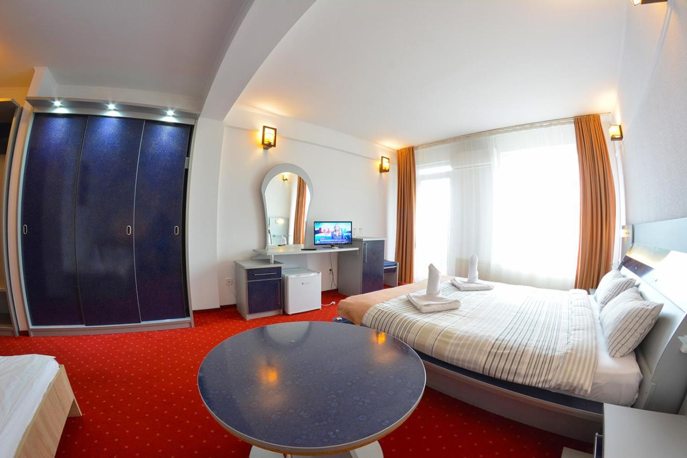 Pensiune Valentina Hotel Ramnicu Valcea Exterior photo