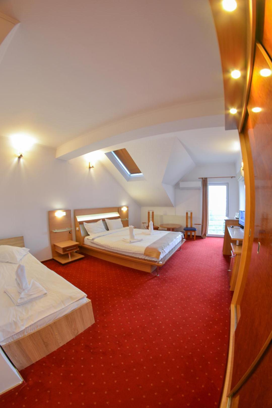 Pensiune Valentina Hotel Ramnicu Valcea Exterior photo