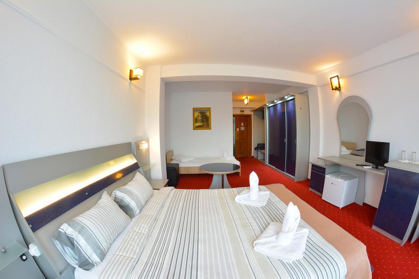 Pensiune Valentina Hotel Ramnicu Valcea Exterior photo
