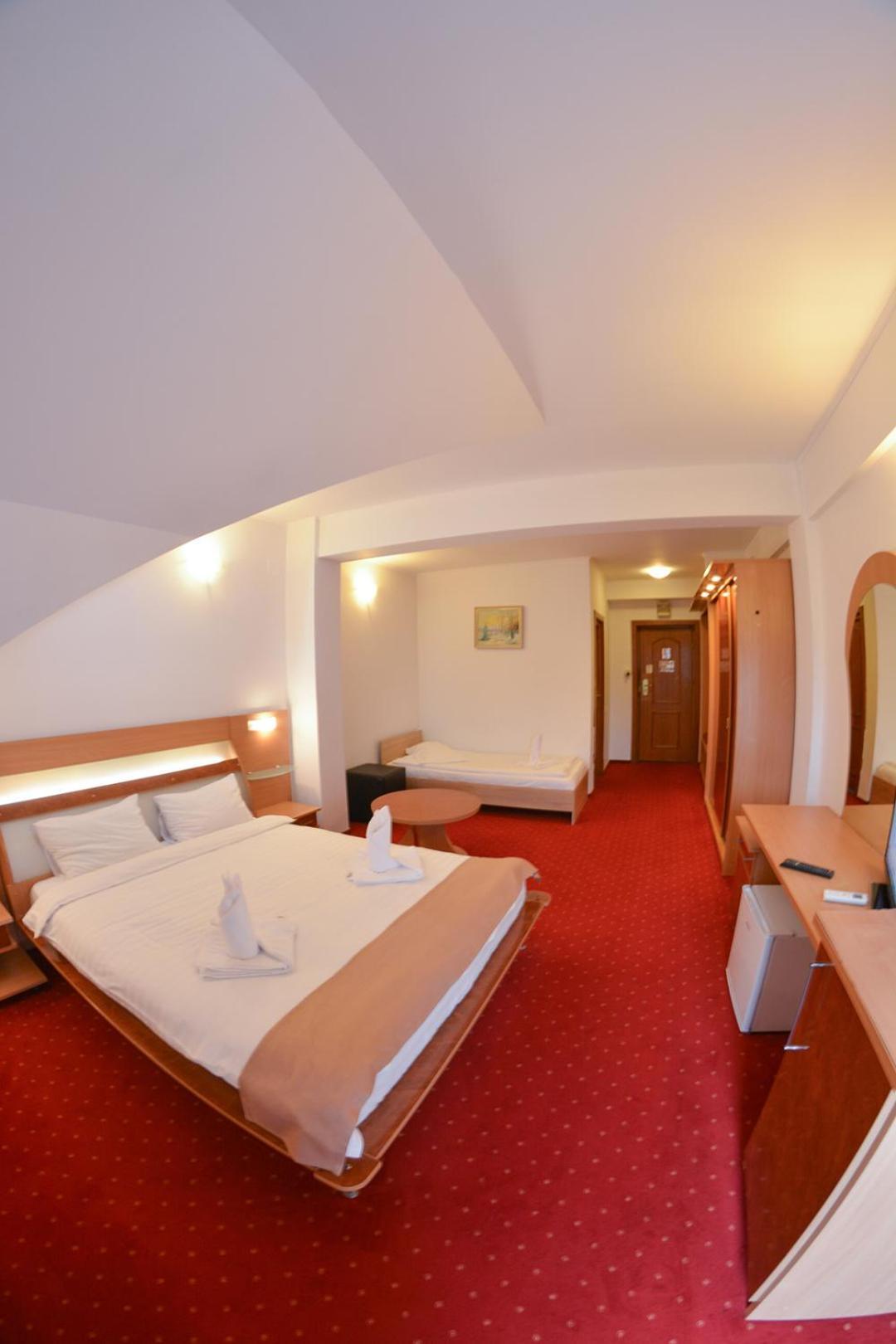 Pensiune Valentina Hotel Ramnicu Valcea Exterior photo
