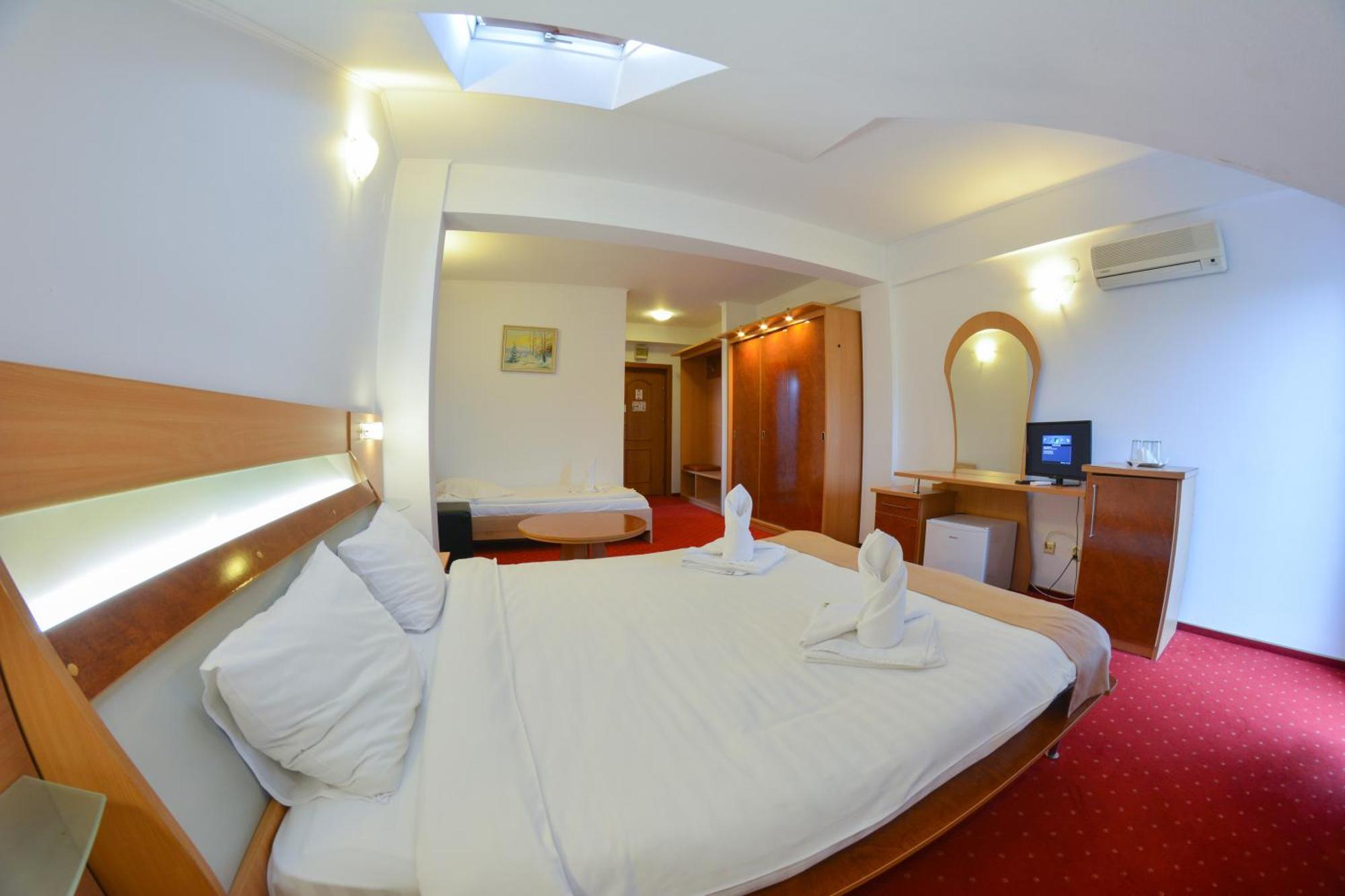 Pensiune Valentina Hotel Ramnicu Valcea Exterior photo