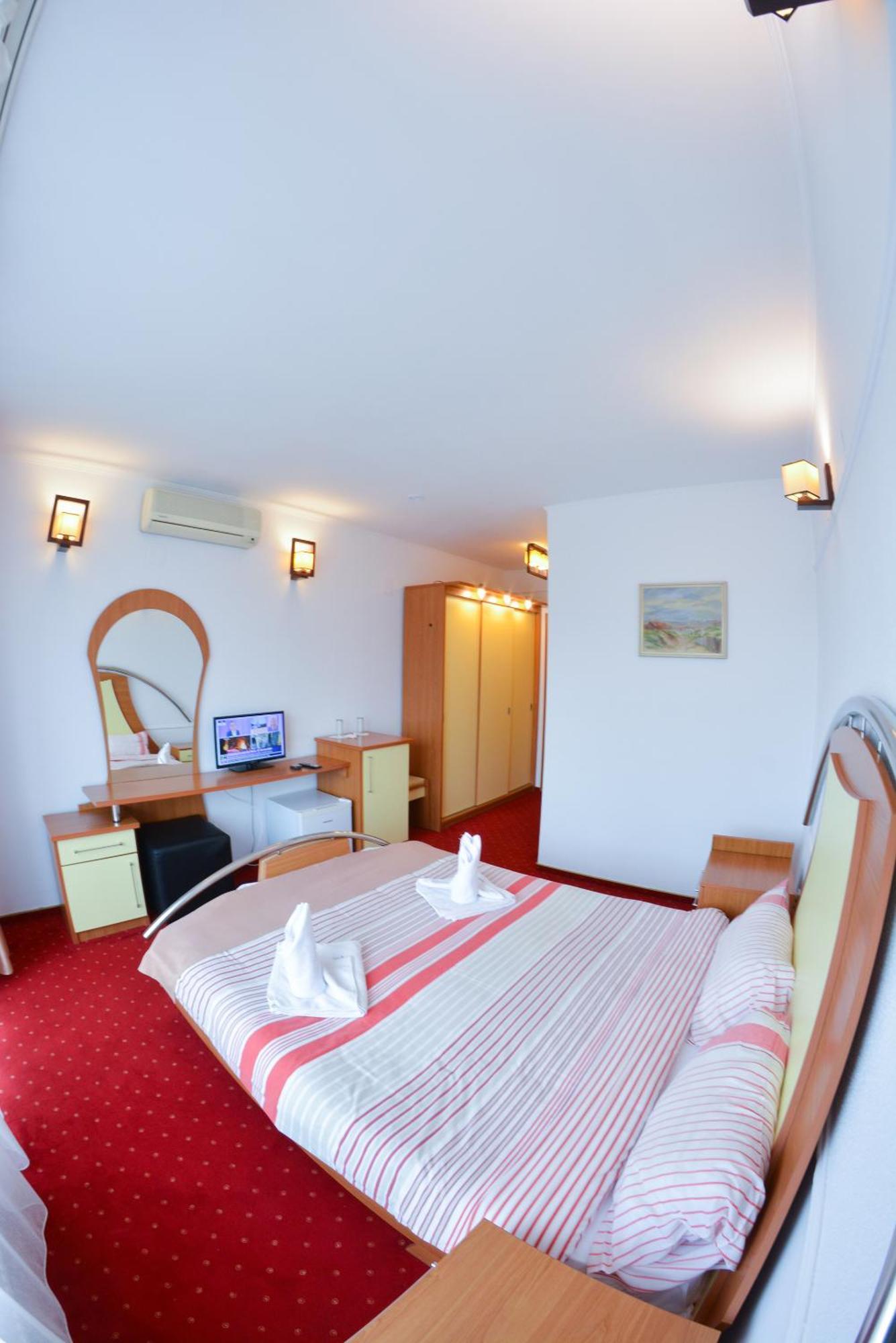 Pensiune Valentina Hotel Ramnicu Valcea Exterior photo