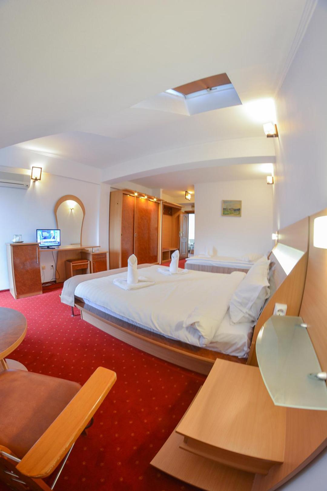 Pensiune Valentina Hotel Ramnicu Valcea Exterior photo