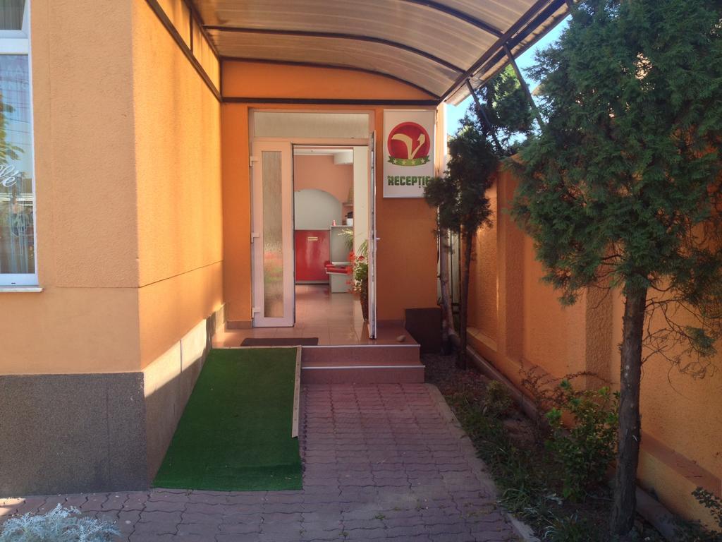 Pensiune Valentina Hotel Ramnicu Valcea Exterior photo