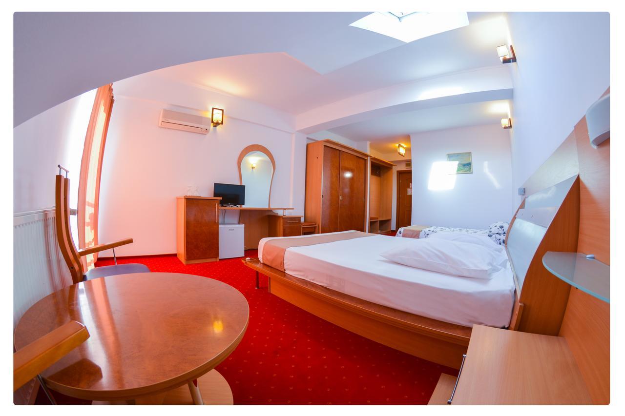 Pensiune Valentina Hotel Ramnicu Valcea Exterior photo